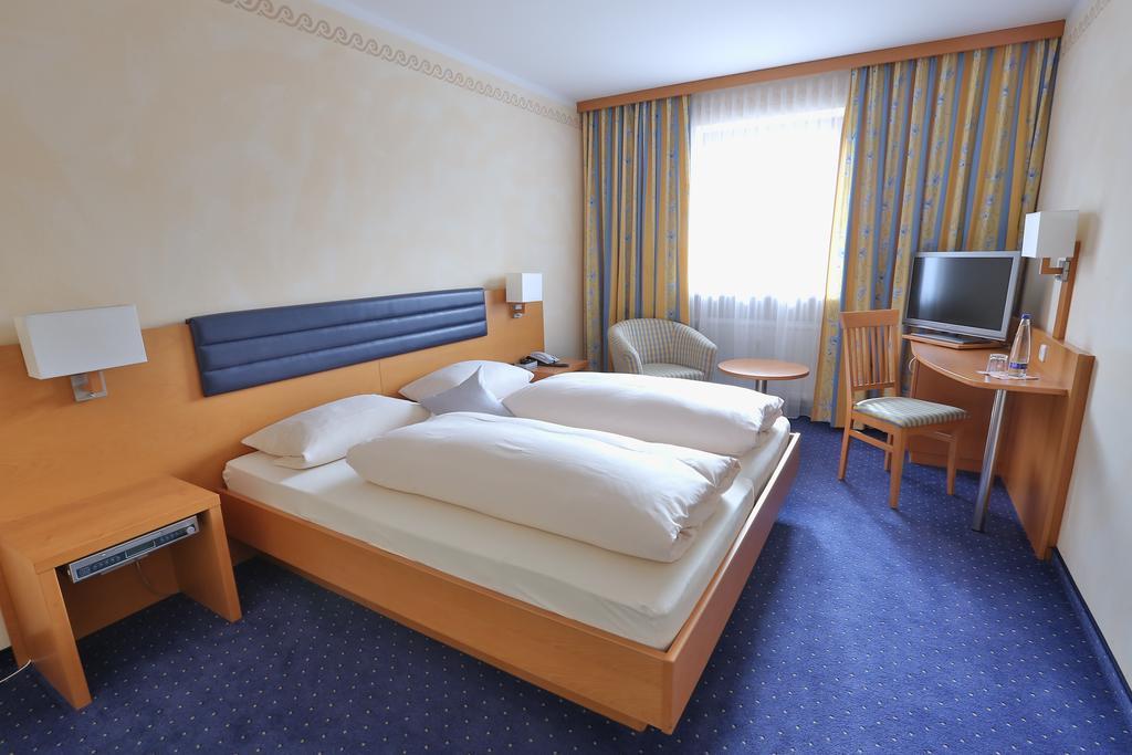 Hotel Bockmaier Oberpframmern Zewnętrze zdjęcie