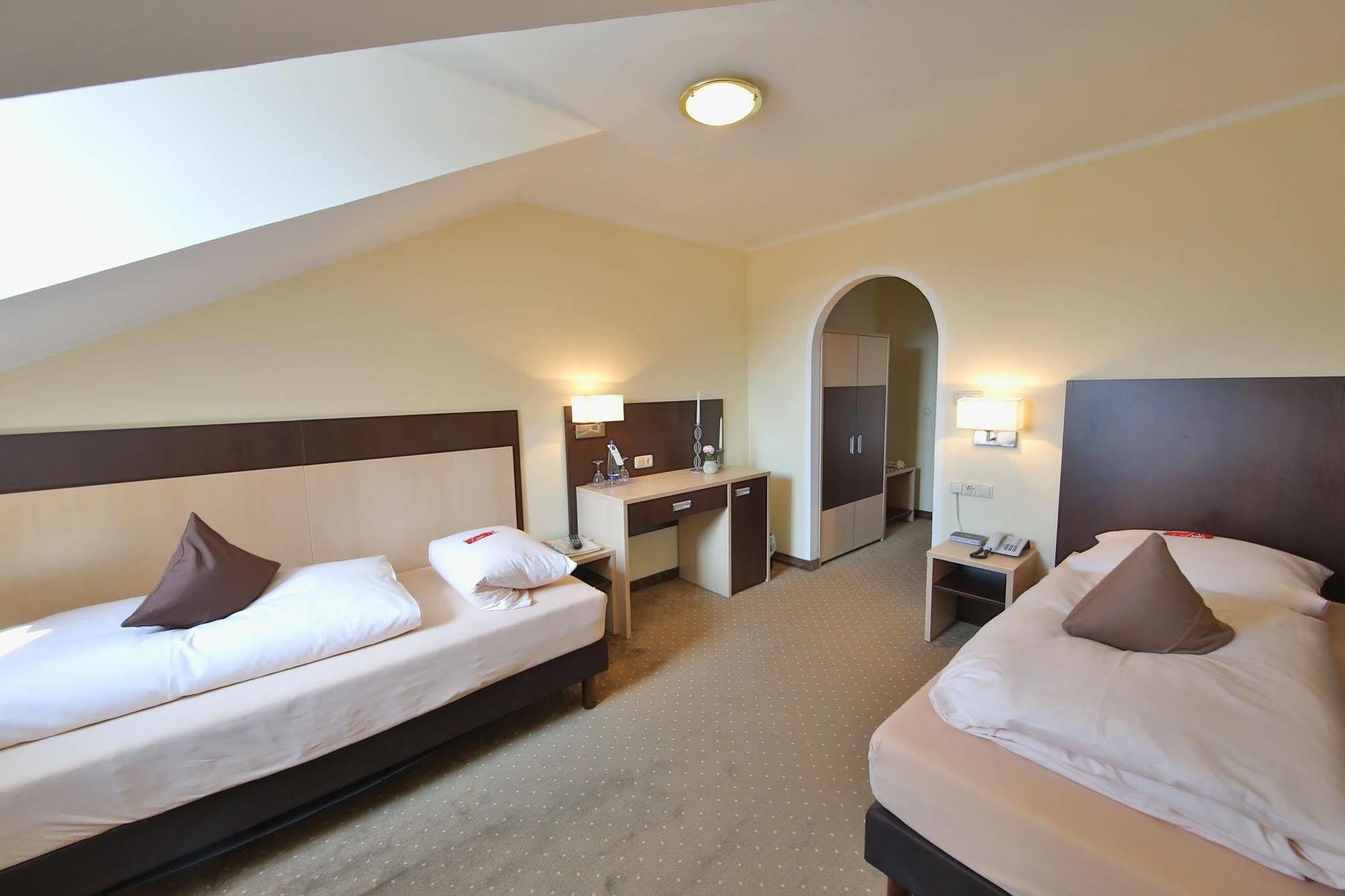 Hotel Bockmaier Oberpframmern Zewnętrze zdjęcie