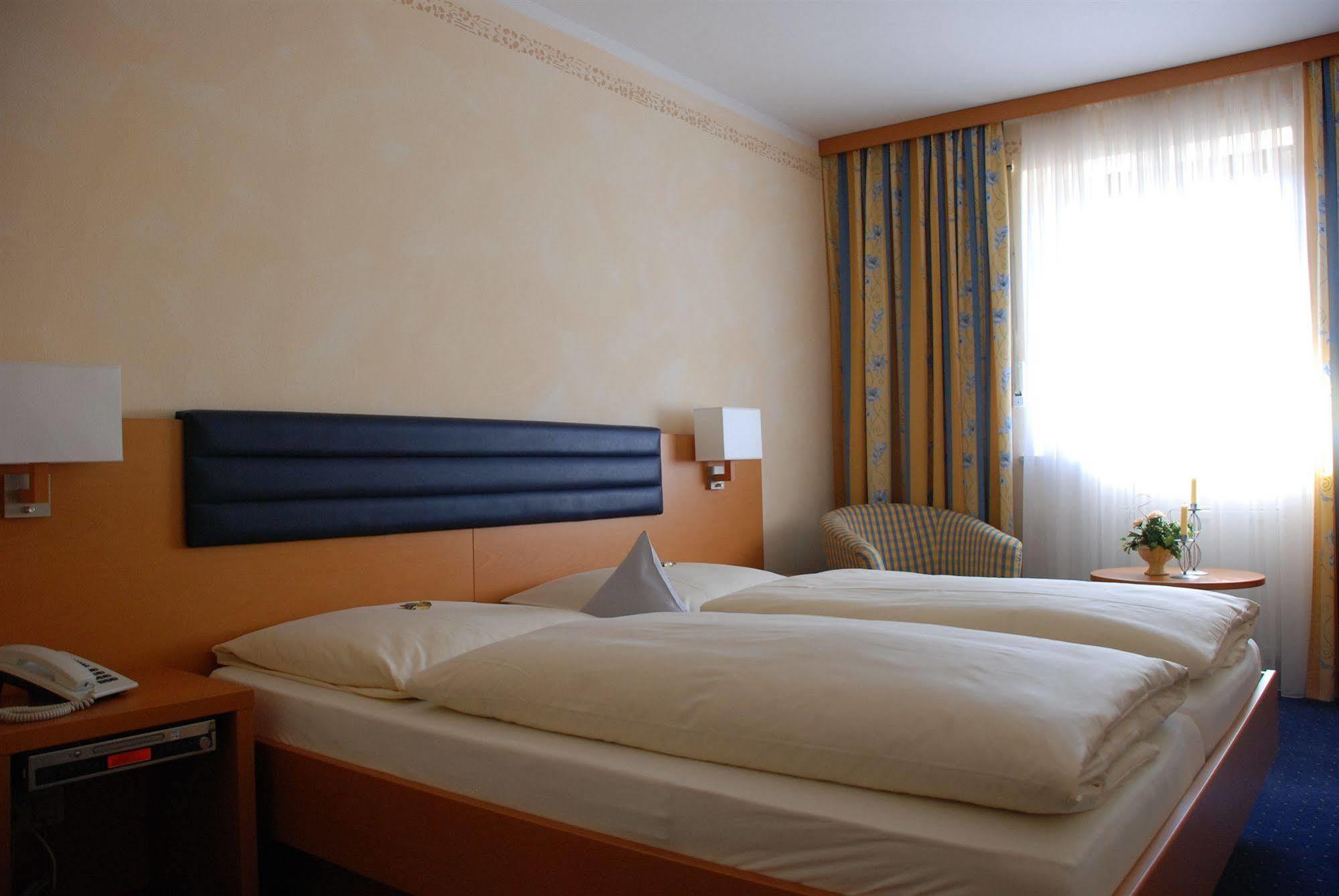 Hotel Bockmaier Oberpframmern Zewnętrze zdjęcie