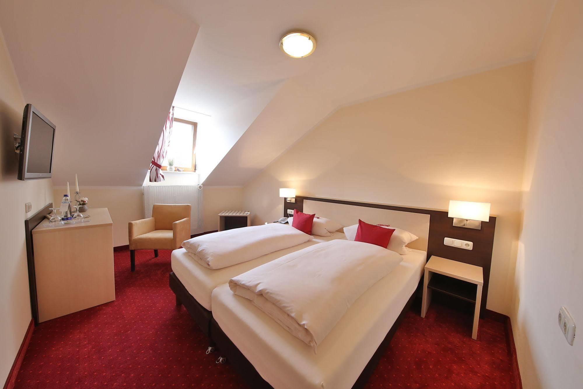 Hotel Bockmaier Oberpframmern Zewnętrze zdjęcie