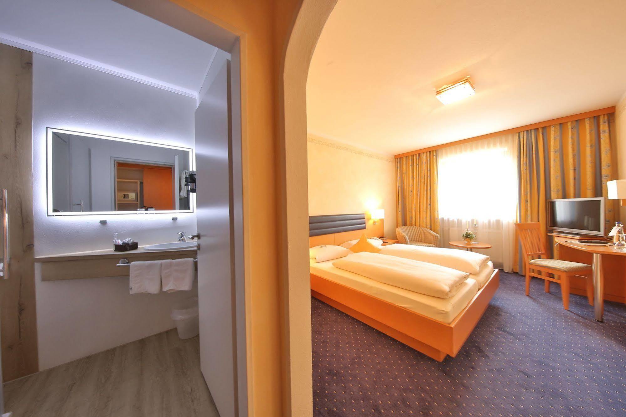 Hotel Bockmaier Oberpframmern Zewnętrze zdjęcie