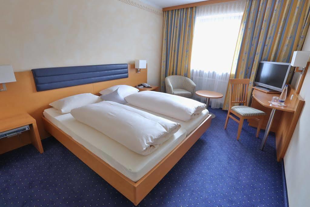 Hotel Bockmaier Oberpframmern Zewnętrze zdjęcie